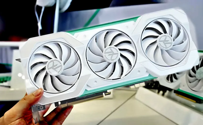 ASUS کارت گرافیک GeForce RTX 4070 BTF بدون کابل عرضه کرد